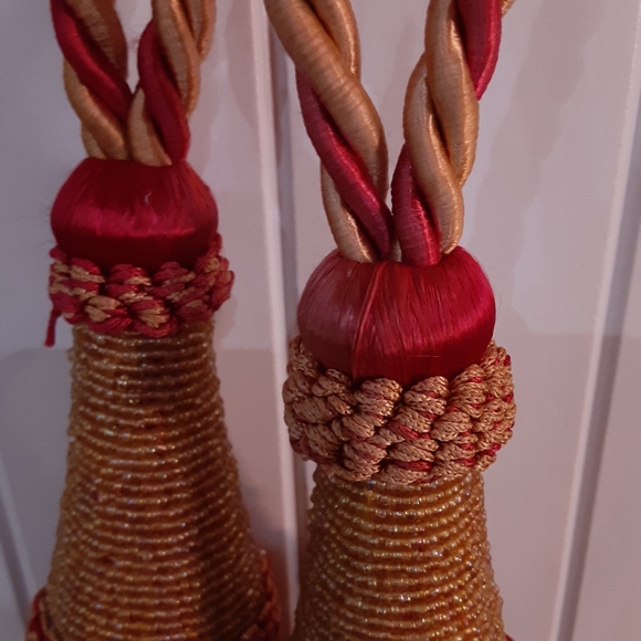 Glass Beaded Red & Gold Roped Tassels - Picture 3 of 9